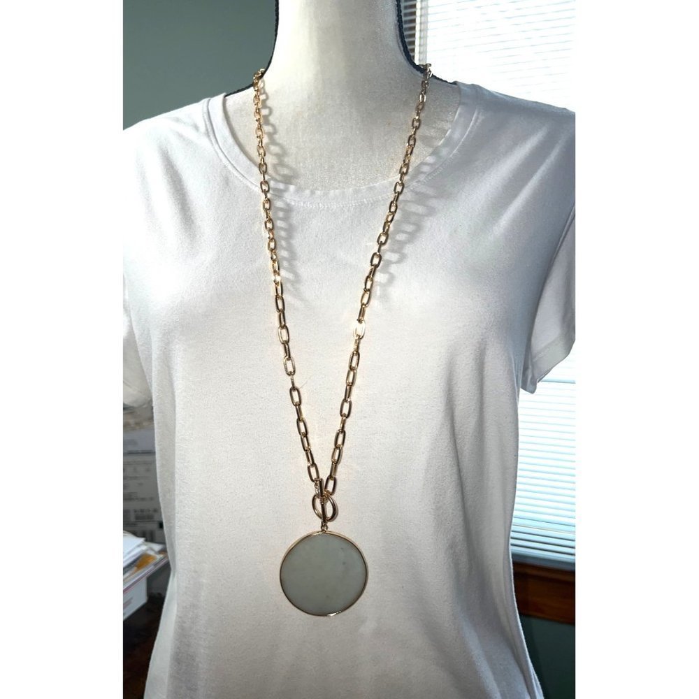 Gold Toggle Link Agate Pendant Necklace -- 36" -- NWTS